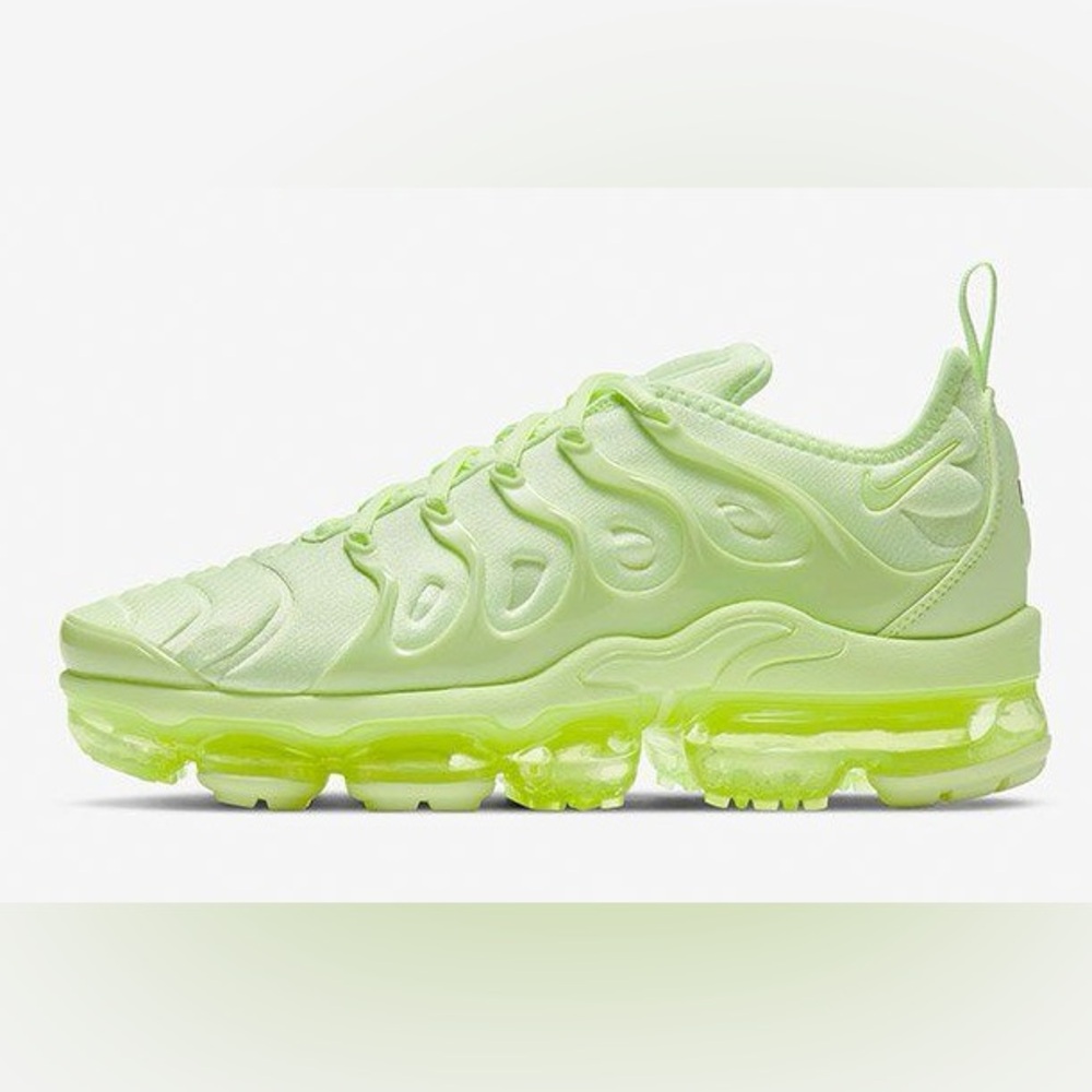 Women’s Nike Vapormax Plus SZ 8